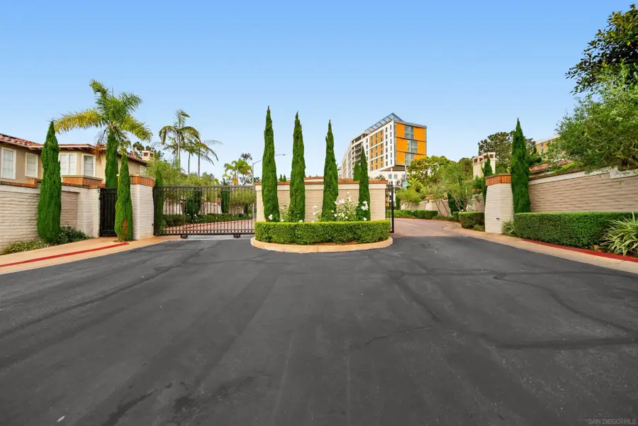 9753 Keeneland Row, La Jolla, CA 92037 - #2