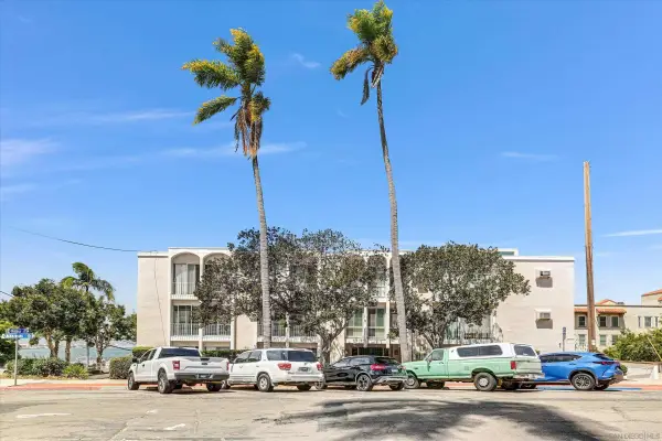 2410 Albatross St #9, San Diego, CA 92101
