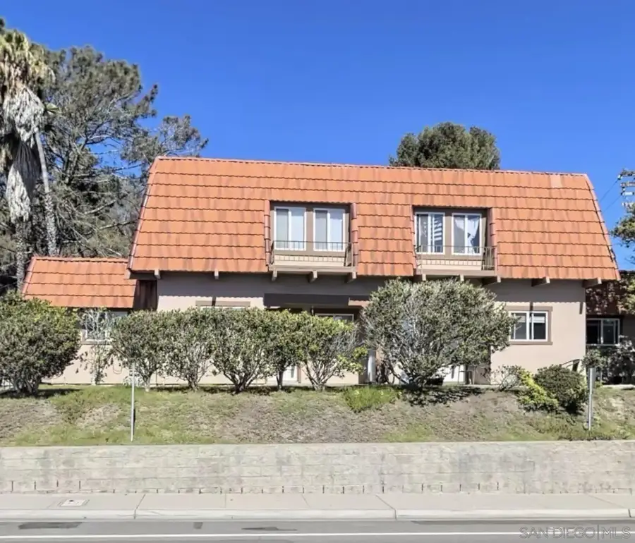584-86 Lomas Santa Fe Dr, Solana Beach, CA 92075 - #2