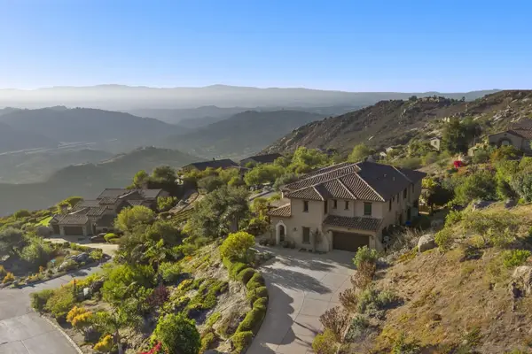9572 Welk View Dr, Escondido, CA 92026