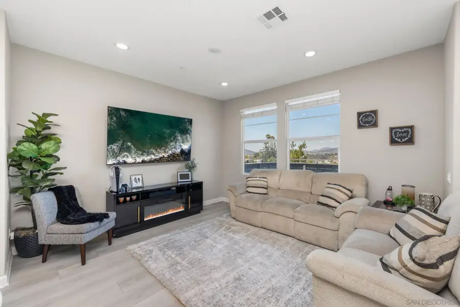 1202 Sunrise View #103, San Marcos, CA 92078 - #3