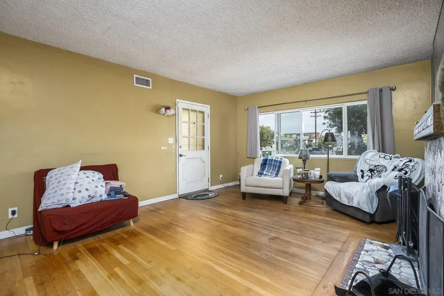 3271 Monroe Ave, San Diego, CA 92116 - #3
