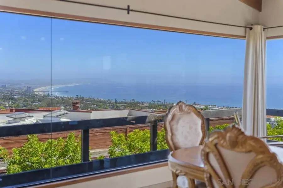 5832 La Jolla Corona Dr, La Jolla, CA 92037 - #2