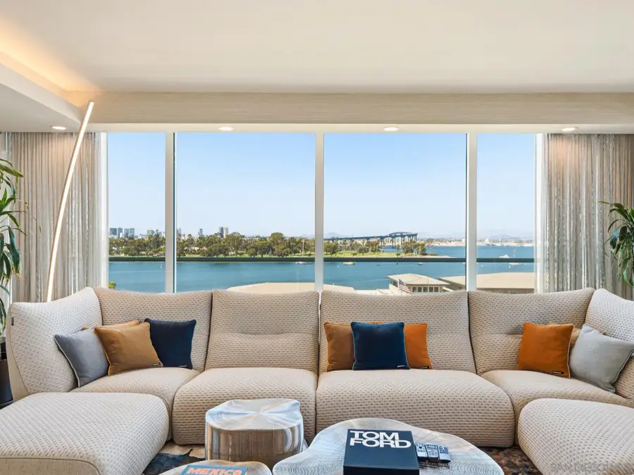 1810 Avenida Del Mundo #403, Coronado, CA 92118 - #2