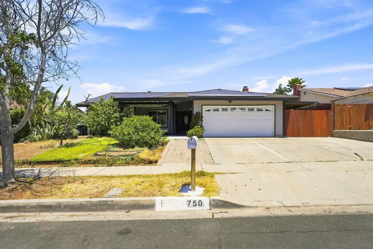 750 Linwood St, Escondido, CA 92027 - #1