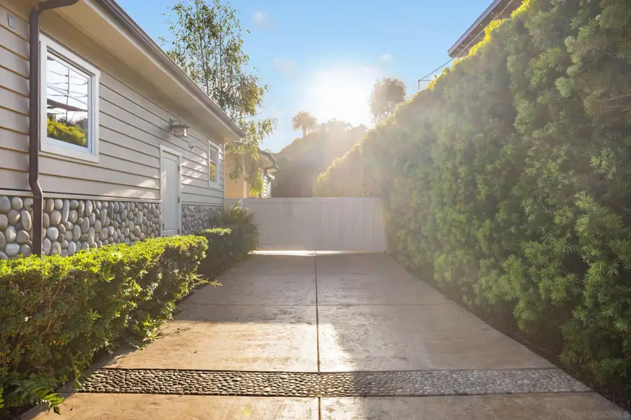 6324 La Pintura Dr, La Jolla, CA 92037 - #3