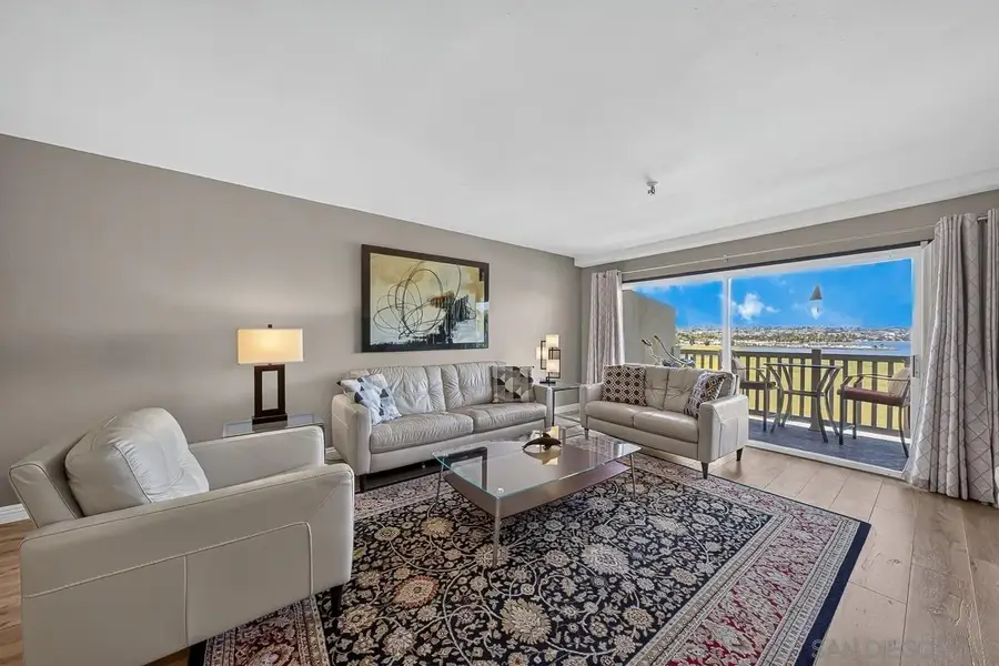 4015 Crown Point Dr. #310, San Diego, CA 92109 - #3