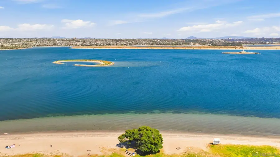 3634 Crown Point Dr, San Diego, CA 92109 - #2