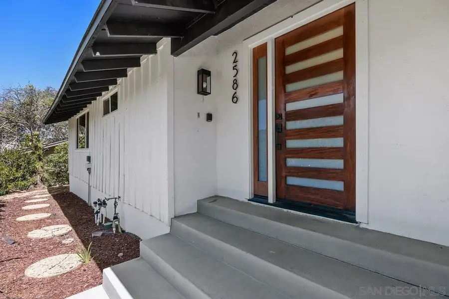 2586 Azure Coast Dr, La Jolla, CA 92037 - #3