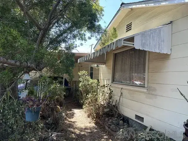3106 Menlo Ave., San Diego, CA 92105 - #2