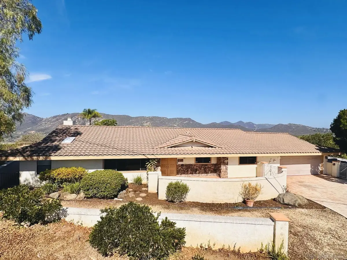 3343 Vista De La Cresta, Escondido, CA 92029 - #1