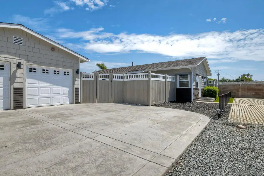1027-29 Knowles Ave, Carlsbad, CA 92008 - #2