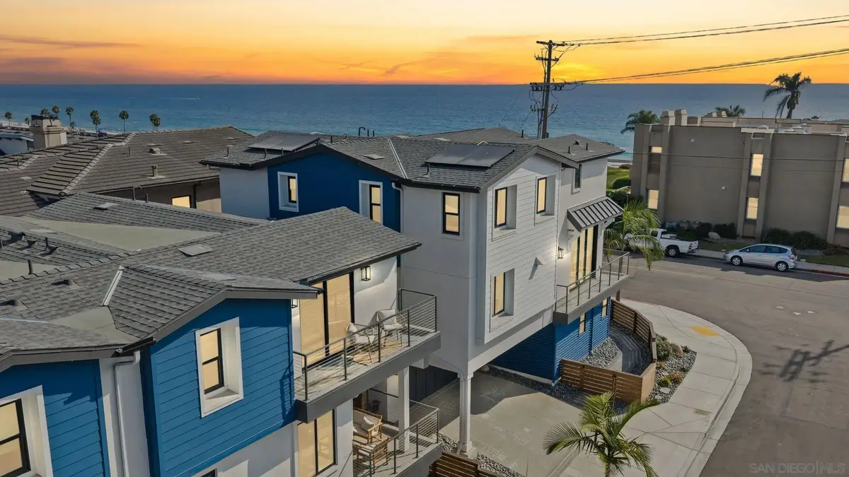 211 Chinquapin Ave, Carlsbad, CA 92008 - #1