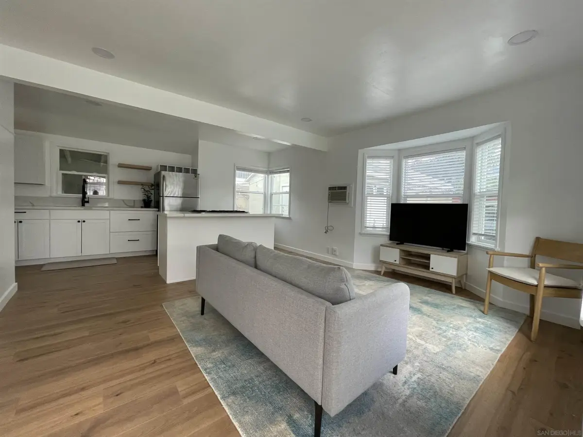 218-220 E Connecticut Ave, Vista, CA 92084 - #1