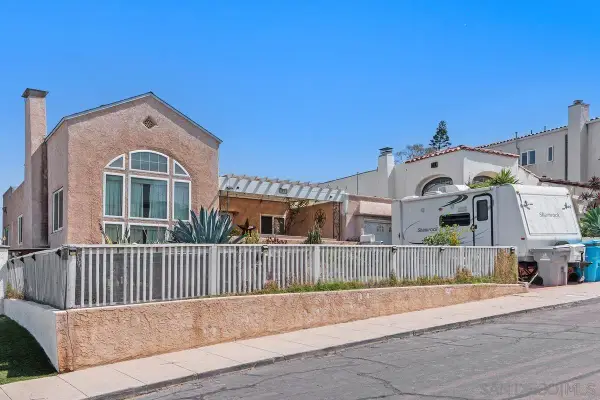 2881 Kalmia, San Diego, CA 92104
