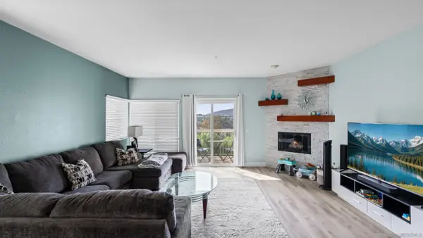 16424 Avenida Venusto #C, San Diego, CA 92128