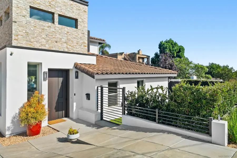 5435 Parkview Dr, La Jolla, CA 92037 - #3