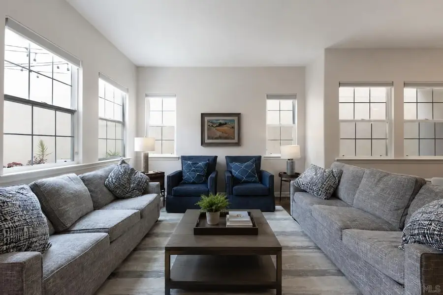 2955 Farragut, San Diego, CA 92106 - #3