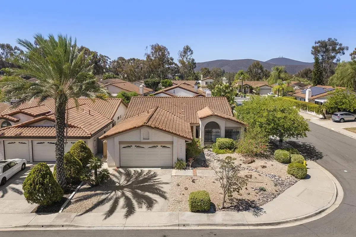 11821 Calle Parral, San Diego, CA 92128 - #1