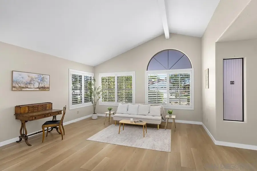 11821 Calle Parral, San Diego, CA 92128 - #3