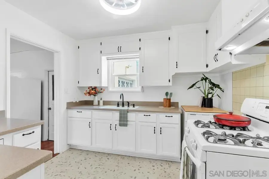 1005 E 2nd St, National City, CA 91950 - #2