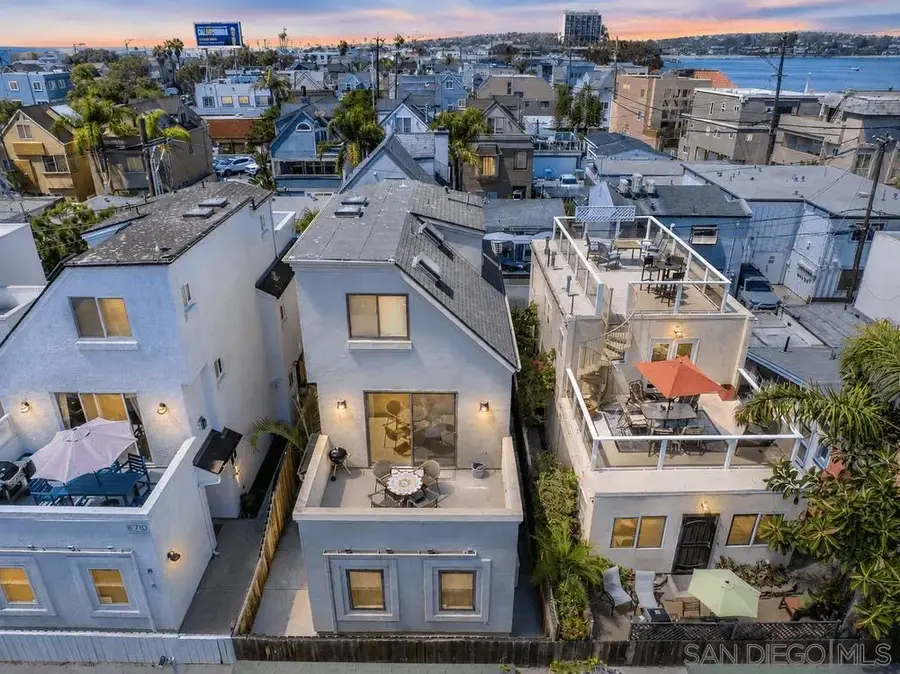 818 Queenstown Court, San Diego, CA 92109 - #2