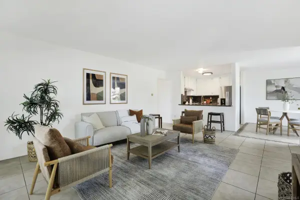 2042 Coolidge #98, San Diego, CA 92111
