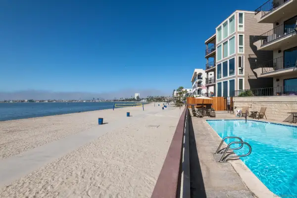 1235 Parker Pl #2B, San Diego, CA 92109