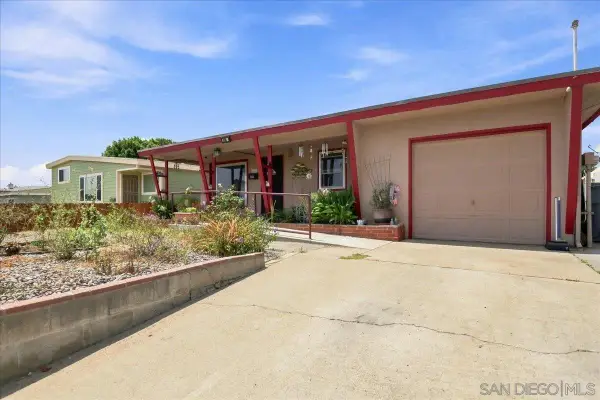 986 9th St, Imperial Beach, CA 91932