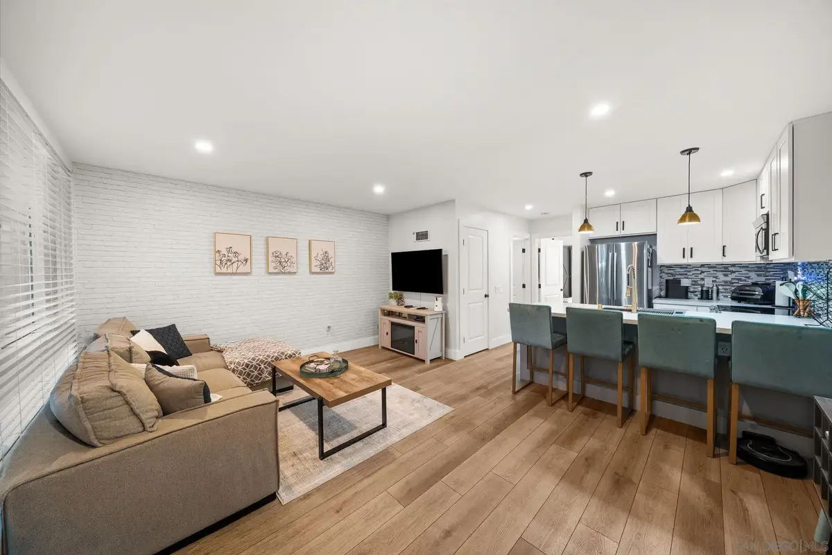 1124 Eureka #18, San Diego, CA 92110 - #1