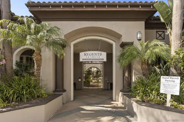 9263 Regents Rd #B204, La Jolla, CA 92037