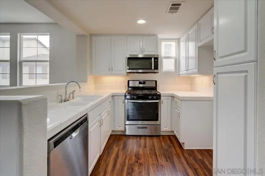 762 Castaway Cv, San Diego, CA 92154 - #2
