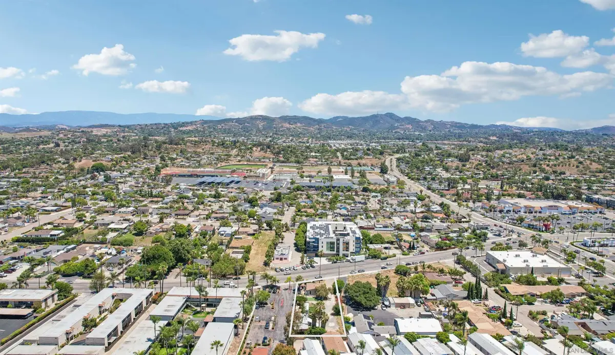 1570 N Santa Fe, Vista, CA 92083 - #1