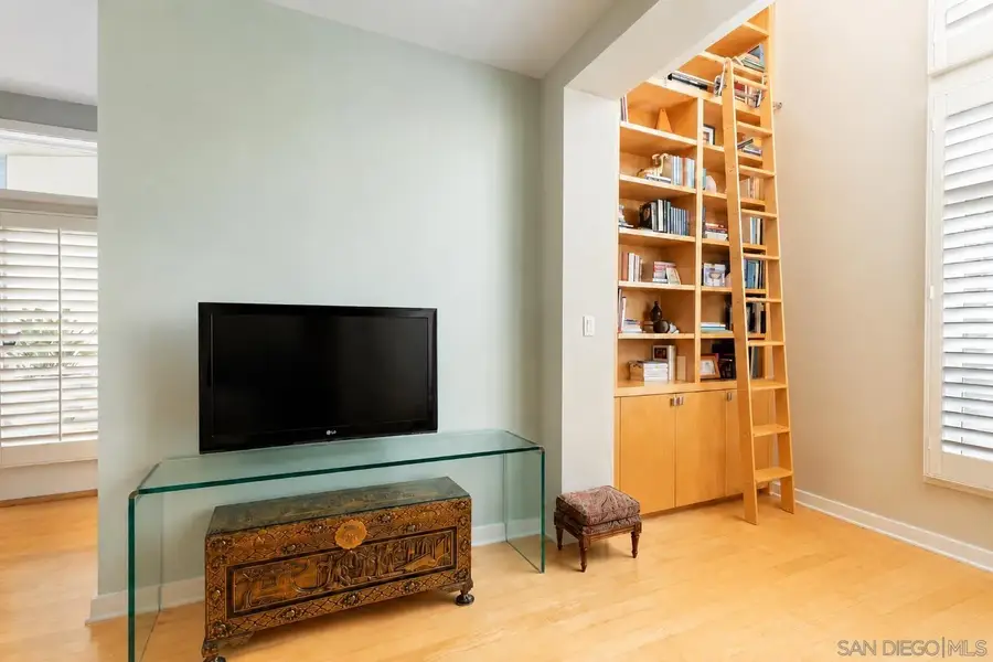 5482 La Jolla #L103, La Jolla, CA 92037 - #2