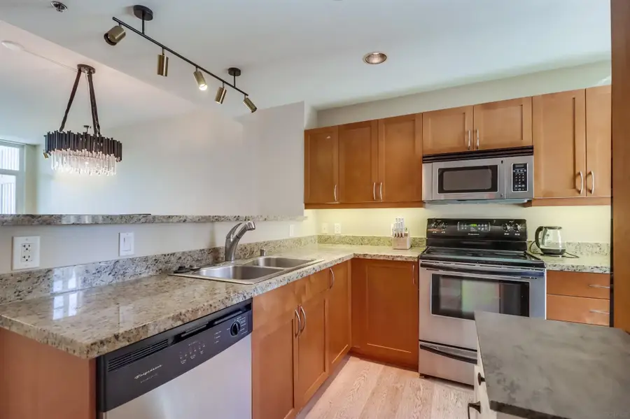 427 9th Ave #409, San Diego, CA 92101 - #3