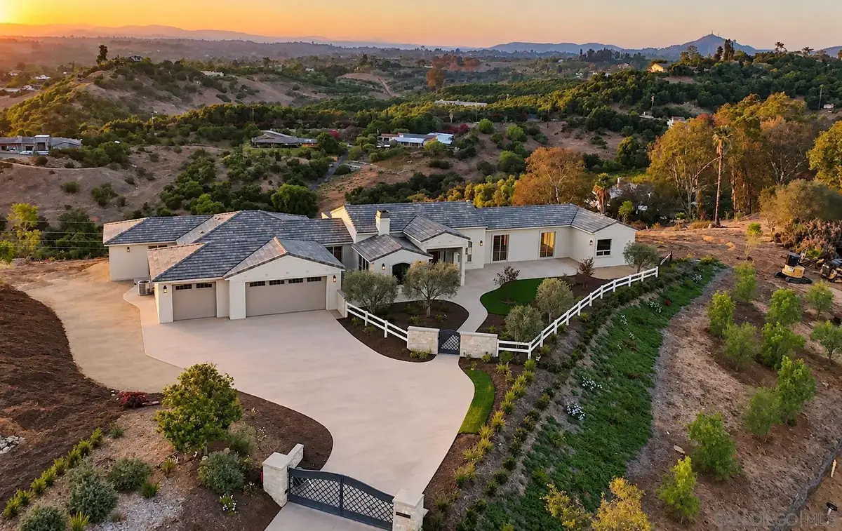 3240 Via Del Cielo, Fallbrook, CA 92028 - #1