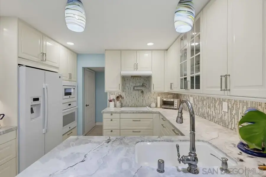 2369 Caminito Seguro, San Diego, CA 92107 - #2