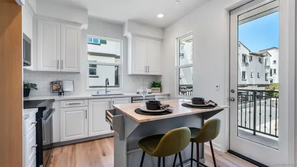 329 Ocotillo Gl, Escondido, CA 92025