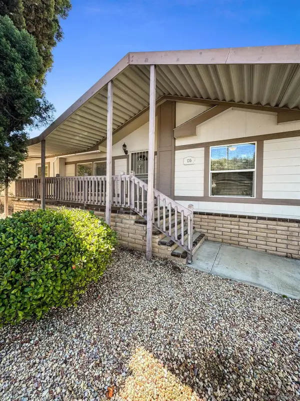 8975 Lawrence Welk Dr #135, Escondido, CA 92026