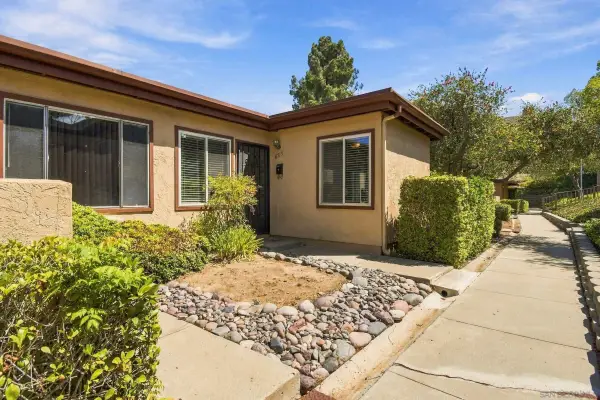 8719 Wahl St, Santee, CA 92071