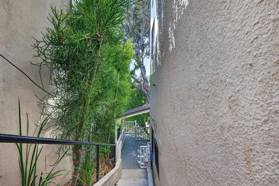 1535 Parmer Ave, Los Angeles, CA 90026 - #3
