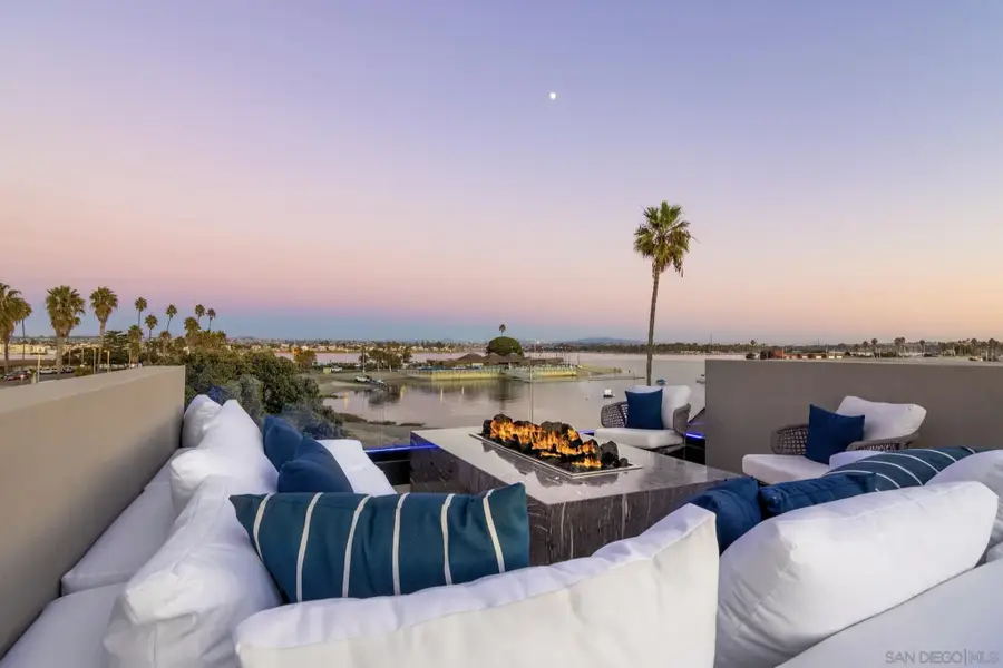 3688 Bayside Walk, San Diego, CA 92109 - #3