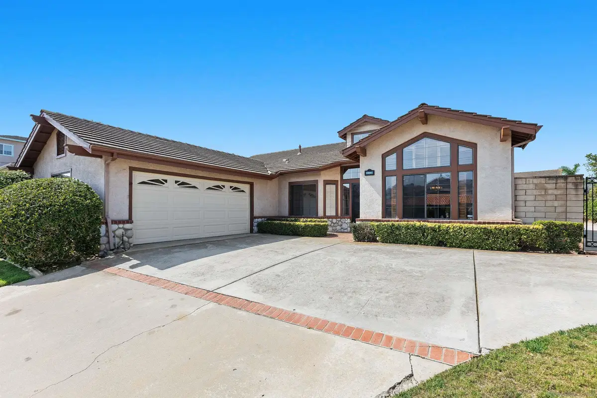 1693 W Country Club, Escondido, CA 92026 - #1