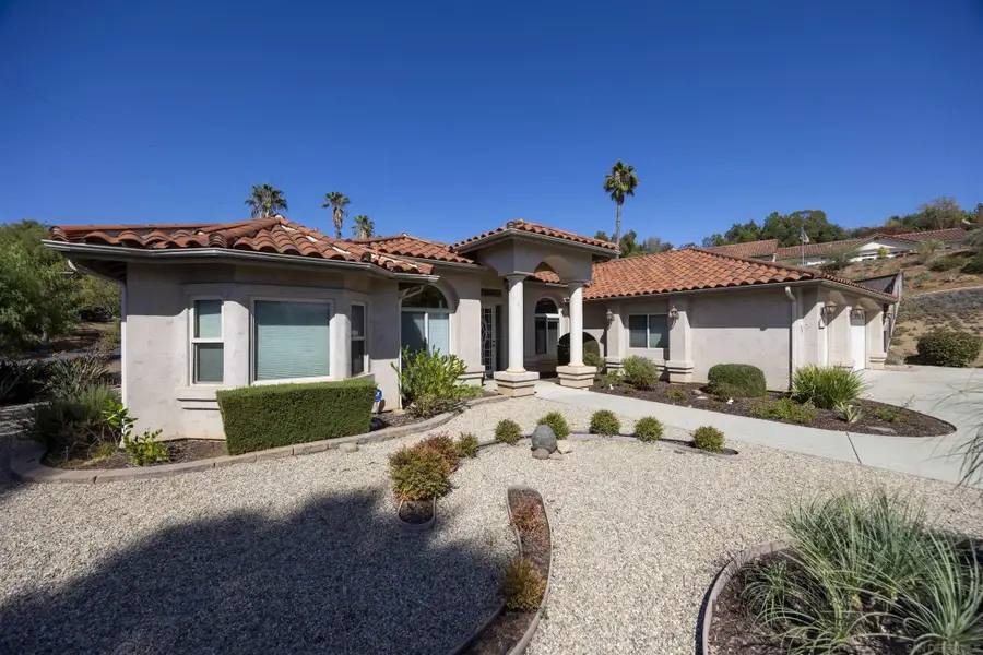 1726 York View Circle, Vista, CA 92084 - #2