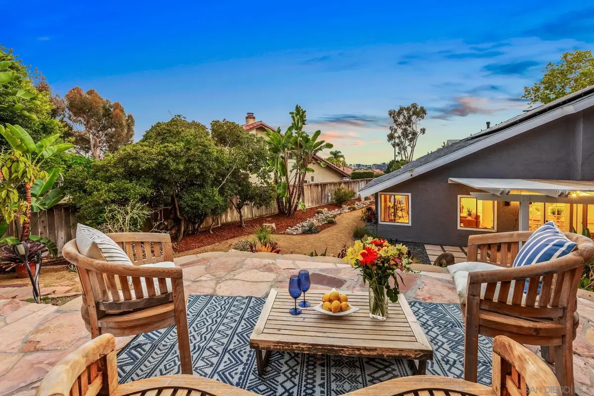 1141 Cerro Largo Dr, Solana Beach, CA 92075 - #1