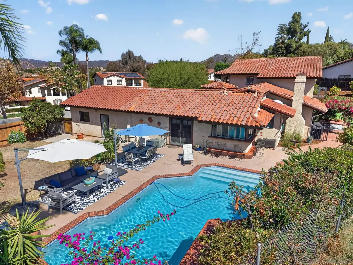 2735 Crownpoint Pl, Escondido, CA 92027 - #1