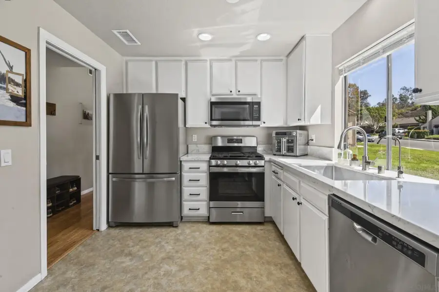 2099 Golden Circle, Escondido, CA 92026 - #2