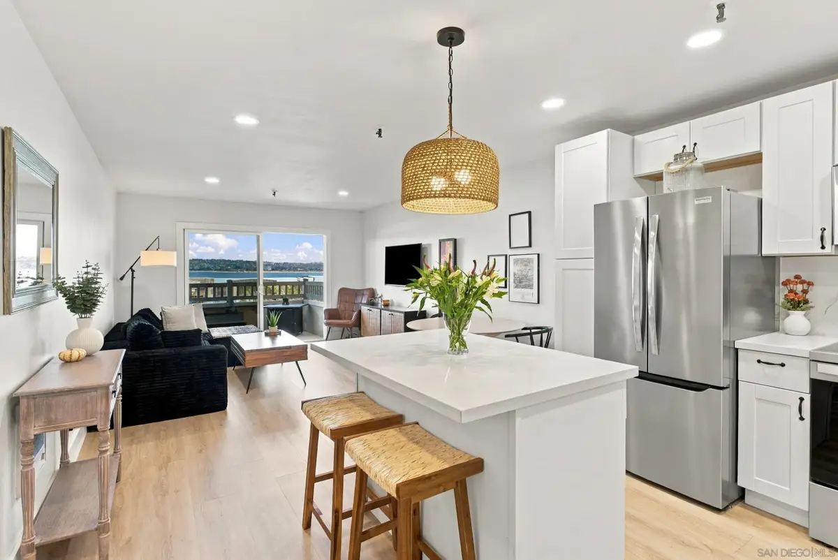 4015 Crown Point Dr #104, San Diego, CA 92109 - #1