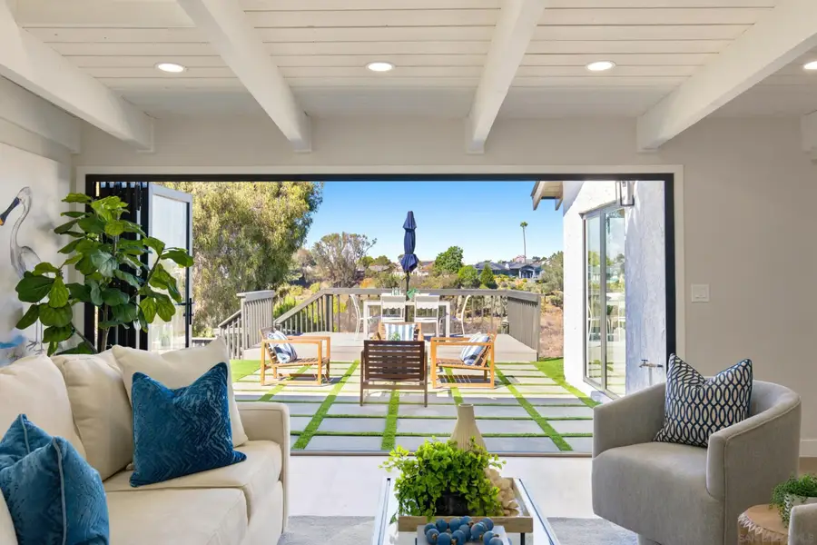 2732 Gobat, San Diego, CA 92122 - #2