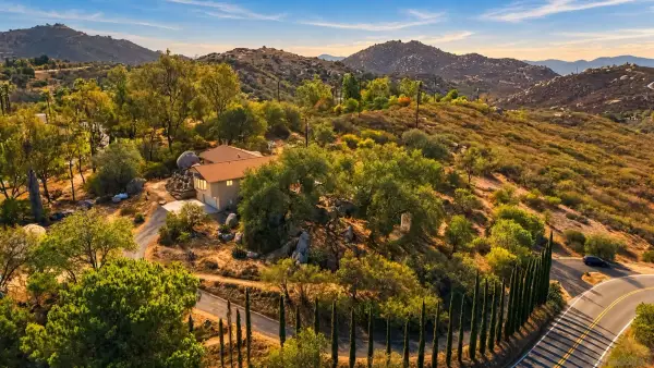 16541 Highland Valley Rd, Ramona, CA 92065